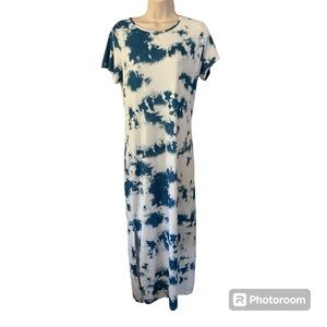 Blue & white tie dyed short sleeved maxi dress with side slits, pockets, S.